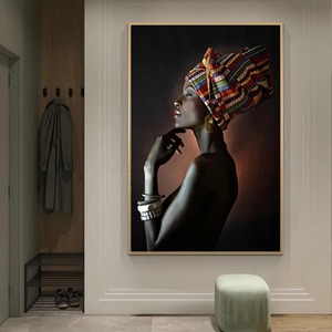 Arte murale in tela di arte del soggiorno in stile africano in stile Art Art di ispirazione Art "ragazza nera con gioielli in argento" - Product Image 1