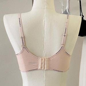 Sujetador Deportivo Transpirable para Mujer, Tejido Sin Costuras, Acanalado, con Patrón de Letras en Color Contrastante, Copa 3/4, Push-Up, Tirantes Ajustables, Espalda en U - Product Image 5