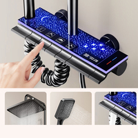 Moderna Ducha Digital LED de Lujo Montada en la Pared con Acabado Cromado, Doble Grifo, Chorro/Ducha de Lluvia/Chorro Suave, Barra Deslizante y Control de Termostato