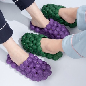 2023 livraison directe produit vente en gros sandales de plage sandales de massage pantoufles à bulles pantoufles de balle de golf - Product Image 3