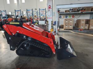 2025年新登場 V1000 ミニスキッドステア バックホー フロントローダー クボタディーゼル 1000LBS積載量 KYB油圧トラックローダー - Product Image 2