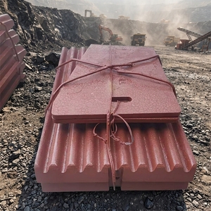 Plaque de mâchoire en acier à haute teneur en manganèse pour <span class=keywords><strong>concasseur</strong></span> <span class=keywords><strong>mobile</strong></span>, pièce de rechange essentielle pour machines minières - Product Image 1