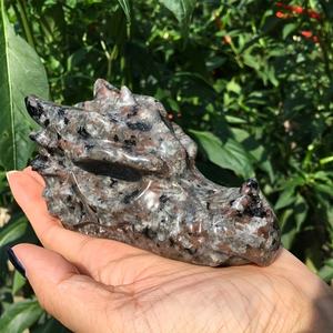 Großhandels preis Natürliche Yooperlite UV Reaktive Edelstein Kristall Drachenkopf Schädel Schnitzen - Product Image 1