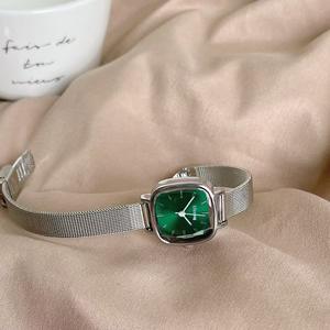 Lindo reloj de esfera cuadrada pequeña para mujer Banda de acero inoxidable con cara multicolor - Product Image 5