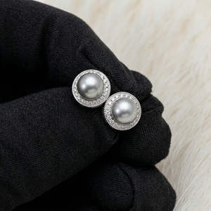 ต่างหูเพชรทรงกลม น้ำหนักเบา สวมใส่สบาย ประดับด้วยหินเจียระไนแบบบริลเลียนท์ สำหรับเครื่องประดับหรูหรา PT950 ที่ได้รับการรับรอง เหมาะสำหรับผู้หญิง ใส่ได้ทุกวันและงานปาร์ตี้ - Product Image 3