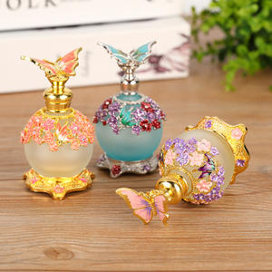 Venta al por Mayor <span class=keywords><strong>de</strong></span> 100 Piezas <span class=keywords><strong>de</strong></span> Botellas <span class=keywords><strong>de</strong></span> Vidrio <span class=keywords><strong>de</strong></span> 25 ml con Pulverizador para Perfume, Aceites Esenciales y Cosméticos, Diseño Moderno y Simple - Product Image 5