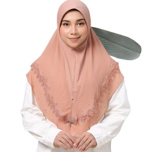 Zifeng OEM Hijab en Chiffon Haut de Gamme Respirant et Tendance pour l'Été, Couleur Unie, Ornements en Strass, Style Moyen-Orient Musulman - Product Image 2