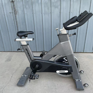 Vélo de spinning commercial avec design ergonomique et guidon multi-positions pour un <span class=keywords><strong>confort</strong></span> de conduite optimal - Product Image 2