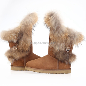 זמש עליון racoon פרווה מגפי עם צד כפתור - Product Image 4