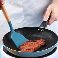 Spatule de cuisine en silicone antiadhésive avec manche en bois, ustensiles de cuisine, spatule de cuisine en silicone de qualité alimentaire, pelle