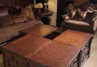 Table basse vintage américaine en bois massif avec 6 tiroirs de rangement, plateau relevable, panneau encastré, cadre sculpté, pieds en forme de pattes de cerf, finition vieillie