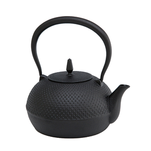 Pote de té de hierro fundido de estilo tradicional japonés modelado en Nambu, para la entrada de hierro - Product Image 2