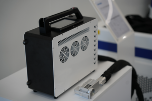 50W/100W/200W Xách Tay Sợi <span class=keywords><strong>Laser</strong></span> Sạch Hơn-Hf <span class=keywords><strong>Laser</strong></span> Mạnh Nhất <span class=keywords><strong>Laser</strong></span> Gỉ Remover Máy Cho Sơn Lớp Sơn Loại Bỏ - Product Image 6