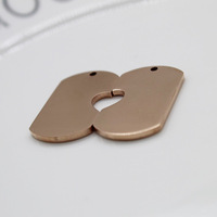 Pendentif en acier inoxydable pendentif blanc en forme de coeur creux étiquette de chien collier à faire soi-même porte-clés Couple logo gravé cadeau en gros