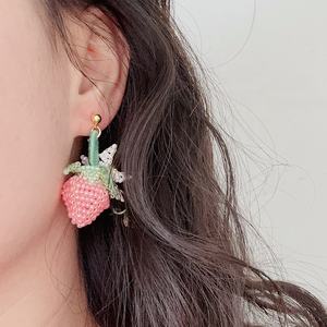 ต่างหูคริสตัลสีครีมต่างหูรูปสตรอเบอร์รี่สีชมพูอ่อนเครื่องประดับหรูหราน้ำหนักเบา - Product Image 2