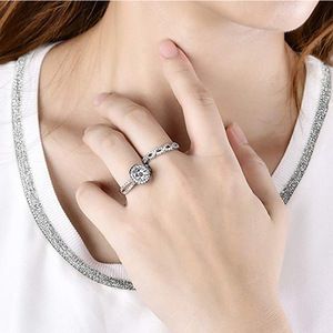 Anello vintage in stile Prong per donna, design con intarsi scintillanti, gioielli eleganti e alla moda - Product Image 3