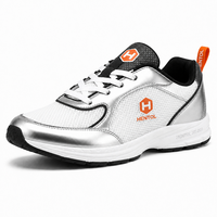 Chaussures de course argentées métalliques OEM personnalisées en maille blanche avec garniture noire et badge orange, baskets de sport techniques épaisses