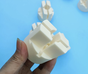 Céramique d'alumine à haute pureté 99 %, résistante aux hautes températures, pour applications industrielles électroniques, chimiques et métallurgiques - Product Image 2