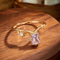 Bague en argent sterling 925 plaqué or 14 carats avec pierre précieuse rectangulaire asymétrique violette, style vintage texturé, pierre colorée améthyste