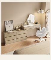 Nouvelle coiffeuse de chambre moderne en bois massif style crème 2026 avec miroir semi-éclairé, rangement mobile et design intégré