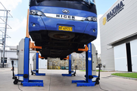 Maxima Schwerlast-Vier-Säulen-Doppelzylinder-Hydraulik-LKW-Hebebühne 710kg FC75 Kabelgebundene Säulen CE-Zertifiziert 24-Monatige Garantie