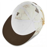 Casquette de baseball de luxe personnalisée à bord plat brodée de fleurs avec breloque chaîne dorée et patch TR, visière marron, style snapback, vente en gros