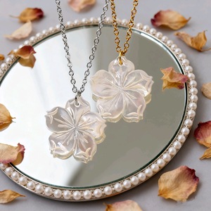 Weißer Muschelblüten-Anhänger mit Azalea Perlmutt-Halskette 18K Gold Wellenkette Edelstahl Schmuck Geschenk ALN26032504 - Product Image 2