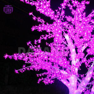Magnifique arbre lumineux à LED en résine en forme de goutte d'eau pour la décoration de Noël en extérieur et en intérieur, avec protection IP65 contre l'eau - Product Image 4