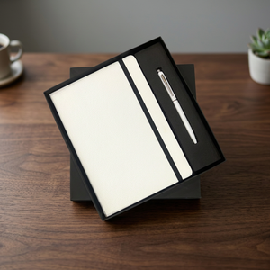 Set de Regalo Premium: Agenda A5 de Tapa Dura con Bolígrafo Metálico, Cuaderno de Cuero PU con 100 Hojas e Impresión UV para Escritura Ejecutiva de Oficina - Product Image 3