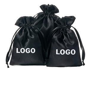Sac à poussière personnalisé avec logo, sac de voyage portable en tissu satiné avec cordon de serrage, sacs à poussière en sérigraphie pour vêtements - Product Image 1
