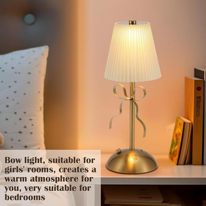 Lampe de table créative à abat-jour plissé de luxe, rechargeable, en forme d'<span class=keywords><strong>arc</strong></span>, en tissu, 3 couleurs, à intensité variable, pour une ambiance de Noël - Product Image 4