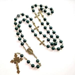 Ondersteuning Custom Risingmoon Religieuze Katholieke Zwartachtig Groene Maagdelijke Kruis <span class=keywords><strong>Jesus</strong></span> Christelijke Acryl Kralen Retro Rozenkrans Ketting - Product Image 1