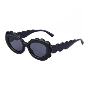 Gafas de sol personalizadas estilo ojo de gato Y2K irregulares para mujer con protección UV400, estilo Instagram, para fiestas y moda. - Product Image 4