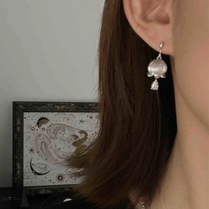 Boucles d'oreilles en forme de goutte de pluie en or 18 carats et argent sterling S925, nouveau style rétro chinois, design haut de gamme avec pompon pour femmes - Product Image 5