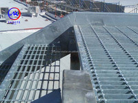 Marches en acier extérieures résistantes de construction en métal galvanisées par fer inoxydable de bande de roulement d'escalier extérieur en acier