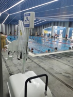 Behindertenfreundlicher Poollift Kommerzieller Schwimmbadlift für Behinderte & Senioren Wiederaufladbar