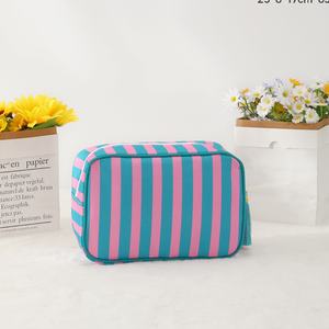 Wholesale Travel Cosmetic <b>Bags</b> Portable Eco Canvas <b>Makeup</b> <b>Bags</b> School Washing <b>Bag</b> Printed Logo <b>Bags</b> For Women - Product Image 3