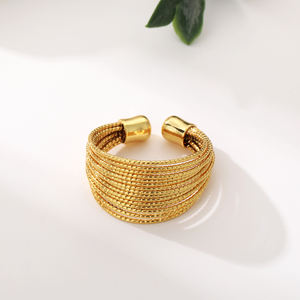 แหวนแฟชั่นผู้หญิงสุดหรูแหวนสแตนเลสเครื่องประดับชุบทอง18K สำหรับผู้หญิง - Product Image 1