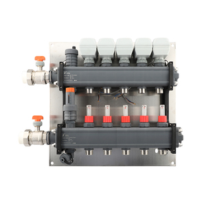 電気制御アクチュエータ流量計水サイクル暖房設備パネル放射床PA6 + GF30 % プラスチックマニフォールド - Product Image 1