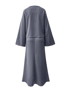 Conjunto coordinado gris pizarra modesto: Top con cuello en V y lazo frontal con falda maxi, ropa casual islámica contemporánea, 100% poliéster, ajuste holgado. - Product Image 5