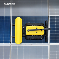 Robot de nettoyage photovoltaïque SUNNOVA L3 Commercial Crawler adapté aux toits instables, léger et facile à installer pour les centrales solaires