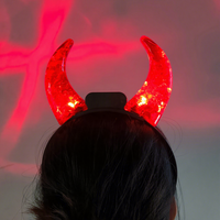 Cadeaux de fête d'Halloween et de Noël, logo personnalisé, cornes de diable colorées à LED, bandeau lumineux, accessoires pour cheveux