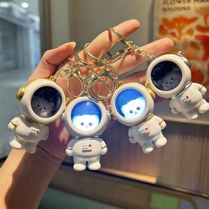Lustige Sternennacht licht Astronaut Schlüssel bund Liebhaber Leuchten Bär Schlüssel anhänger Paket Anhänger Kleine Geschenke Großhandel Tasche hängen - Product Image 2