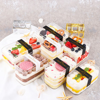 Échantillons Gratuits Livraison Rapide Boîte à Gâteau en Acrylique Jetable Personnalisée Carrée Transparente Emballage PS de Qualité Alimentaire pour Pâtisserie et Bonbons