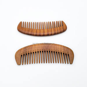 Peigne en bois de santal vert de première classe Peigne en bois précieux naturel à dents grossières - Product Image 5