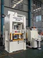 Presse hydraulique à cadre droit 200T pour le formage et l'estampage de pièces métalliques, machine de fabrication de pièces automobiles