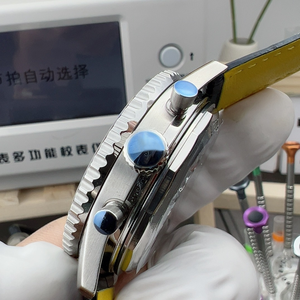 Montre-bracelet multifonctionnelle pour homme, inspirée de la technologie, élégante et étanche, à porter au quotidien. - Product Image 5