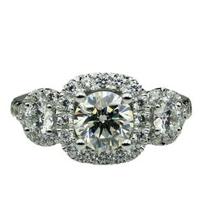Anello di fidanzamento da donna Q786 in oro bianco con diamante taglio brillante rotondo naturale colore D con montatura a halo - Product Image 5