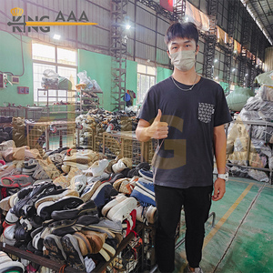 Scarpe usate nuove moda Sneakers sportive di seconda mano negozio di scarpe da uomo alla rinfusa - Product Image 2