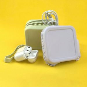Cute Silicone Coin Purses With Zipper Closure and <b>Wrist</b> <b>Strap</b> Mini Size Solid Color for Daily Use & Storage Unisex - Product Image 3